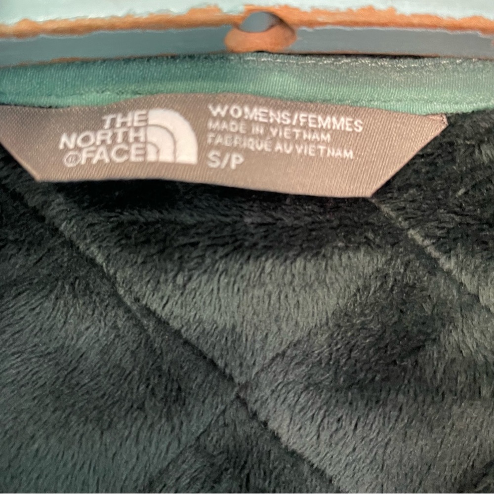 The North Face Caroluna Button Zip Quilted Jacket - Picture 11 of 16